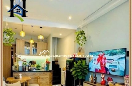 Q.8 / 32m² x 2 TẦNG / 4.x TỶ /  BÔNG SAO / vào ở ngay